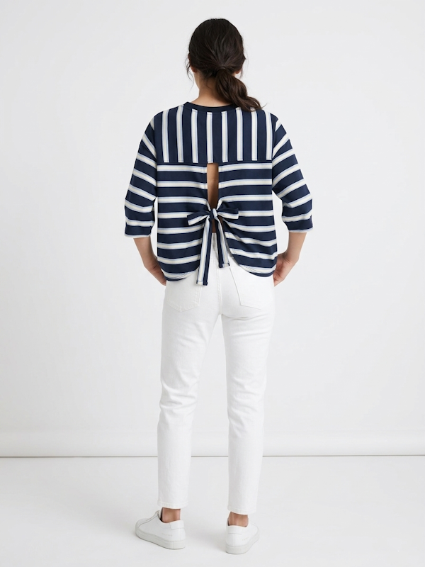 Le Stripe Bow Tee in Navy