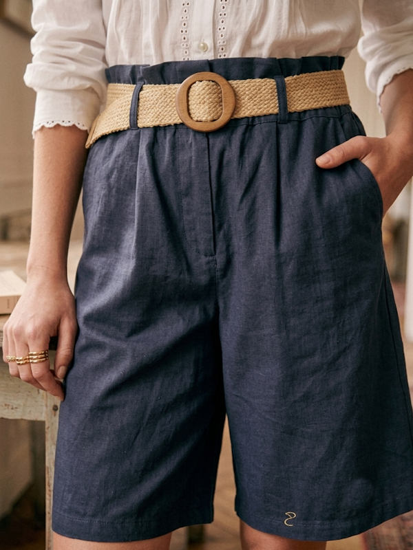 Raffia Belt Shorts in Navy