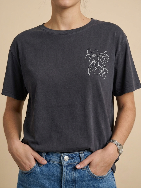 Bloom T-shirt in Black