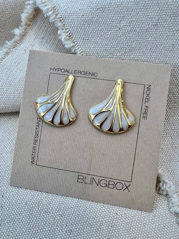 Oyster Earrings in White