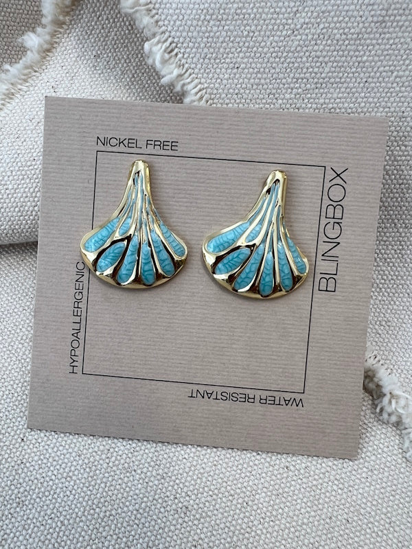 Oyster Earrings in Mint