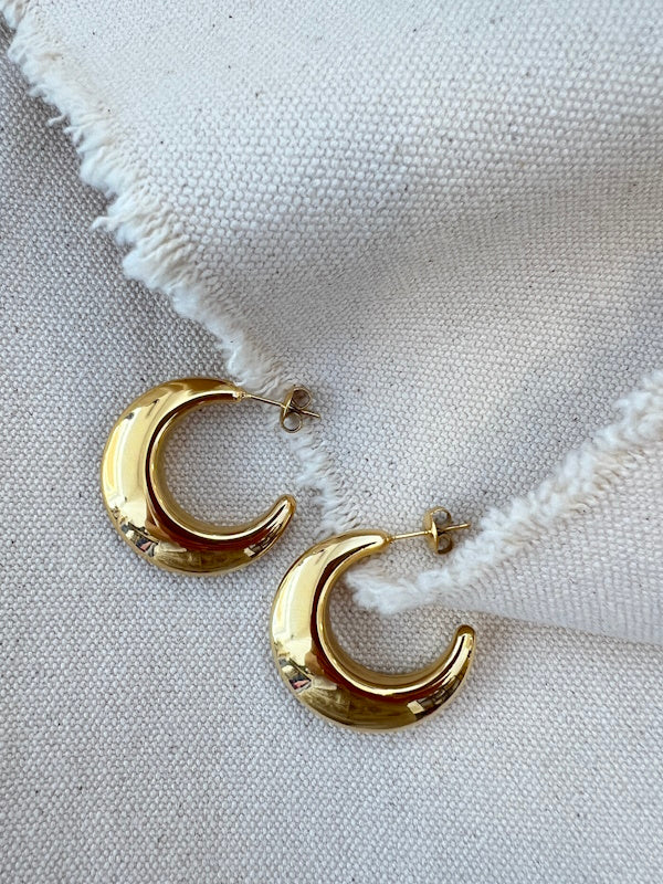 Cresent Earrings in Gold