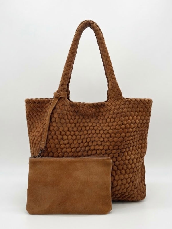 Lever Tote Bag in Camel