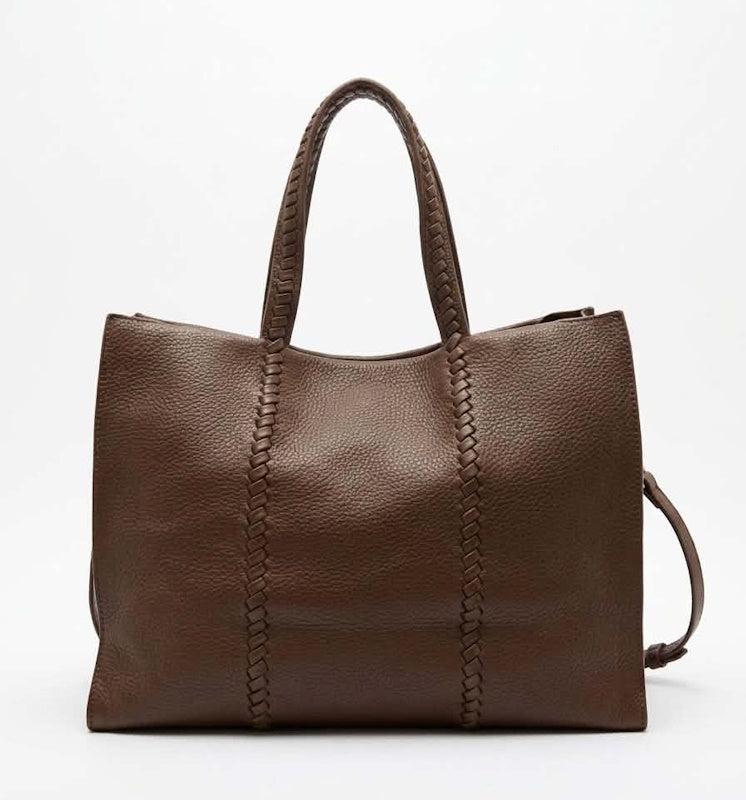 Clues Shoulder Bag in Brown