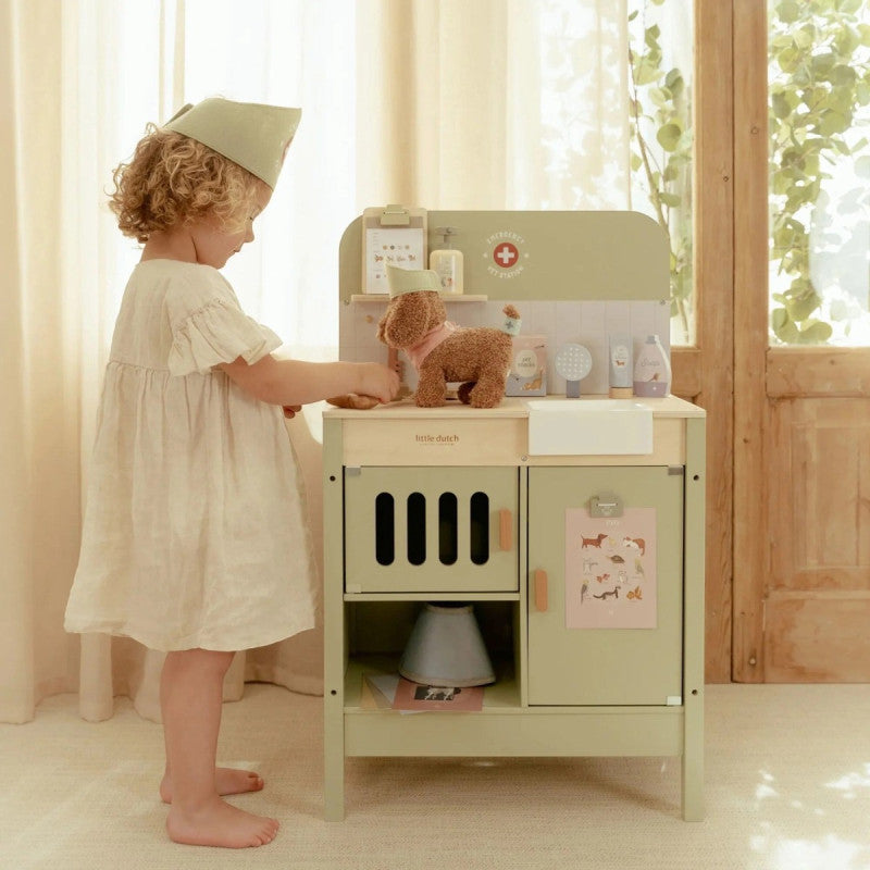 Little Dutch Ξύλινο Kτηνιατρείο