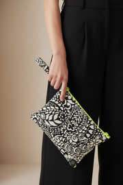 Nymfaio Pouch Close-Up