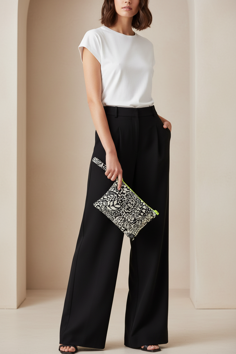 Nymfaio Pouch on Model